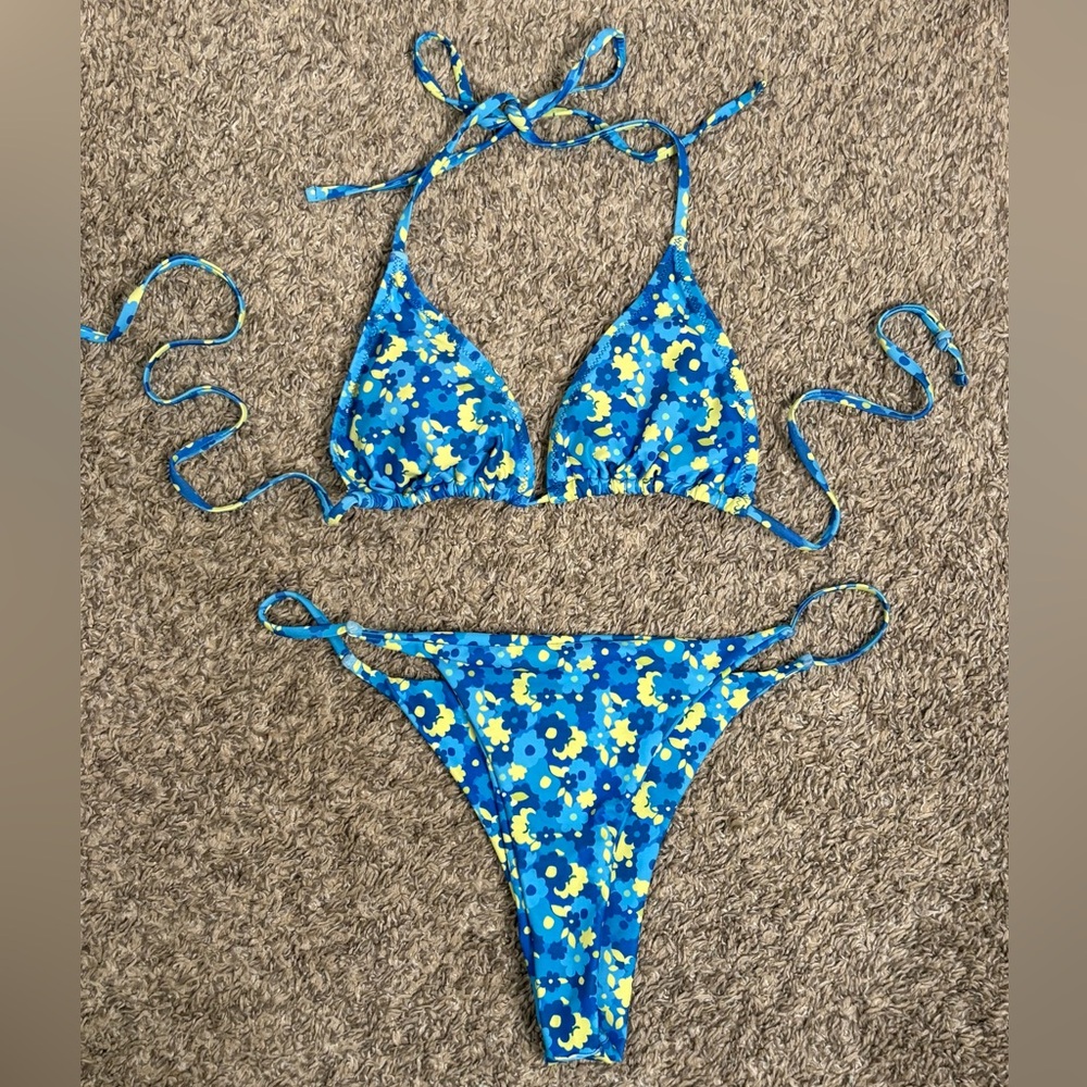 Blue & Yellow Floral Bikini Set🌼💙